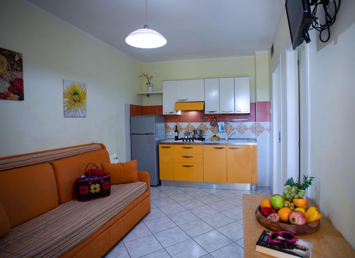 Hotel Residence Riviera Calabra ザンブローネ エクステリア 写真