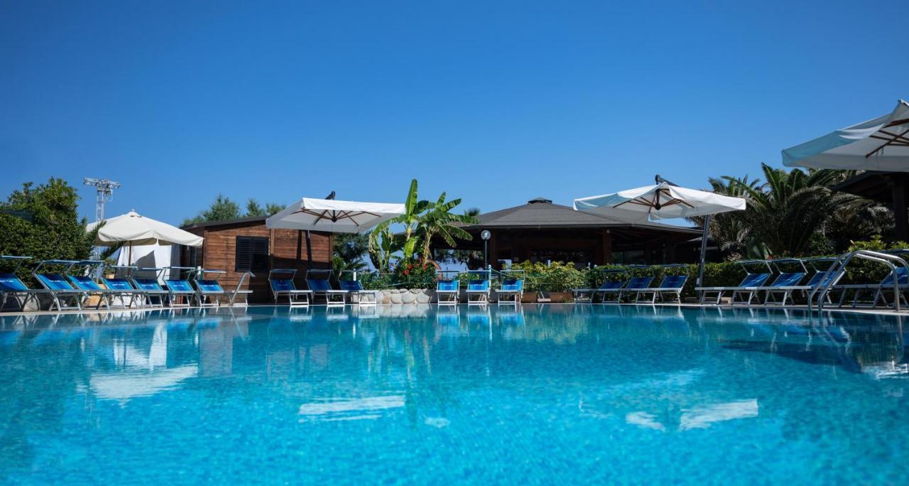 Hotel Residence Riviera Calabra ザンブローネ エクステリア 写真