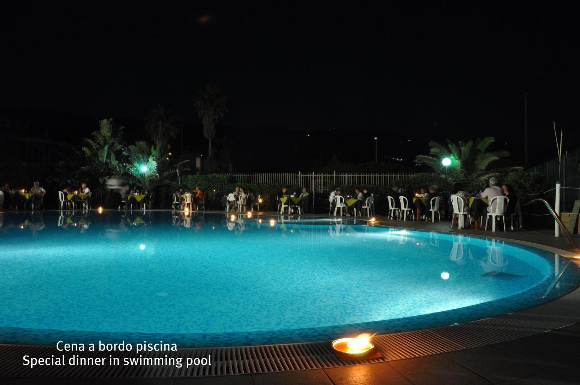 Hotel Residence Riviera Calabra ザンブローネ エクステリア 写真