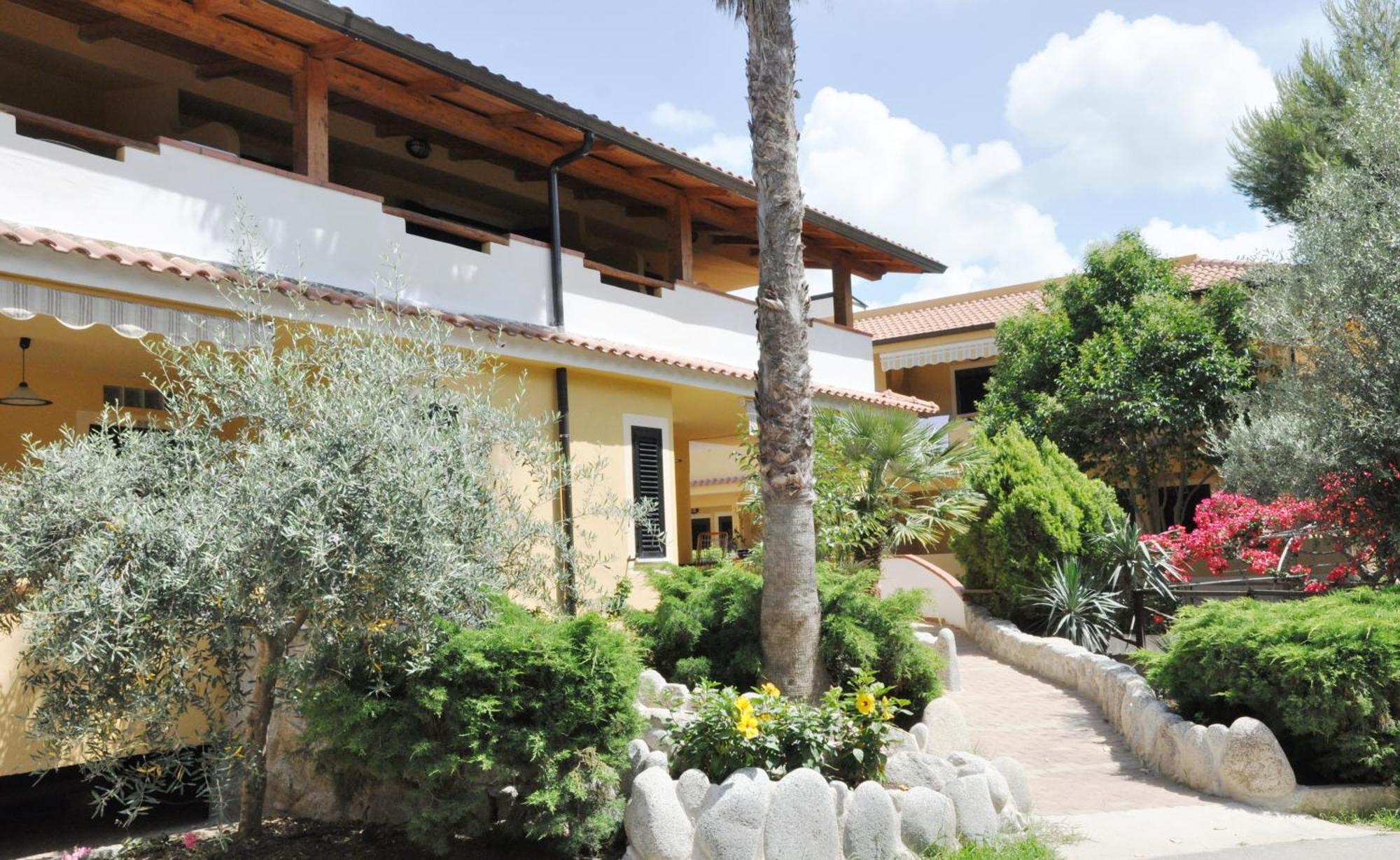 Hotel Residence Riviera Calabra ザンブローネ エクステリア 写真