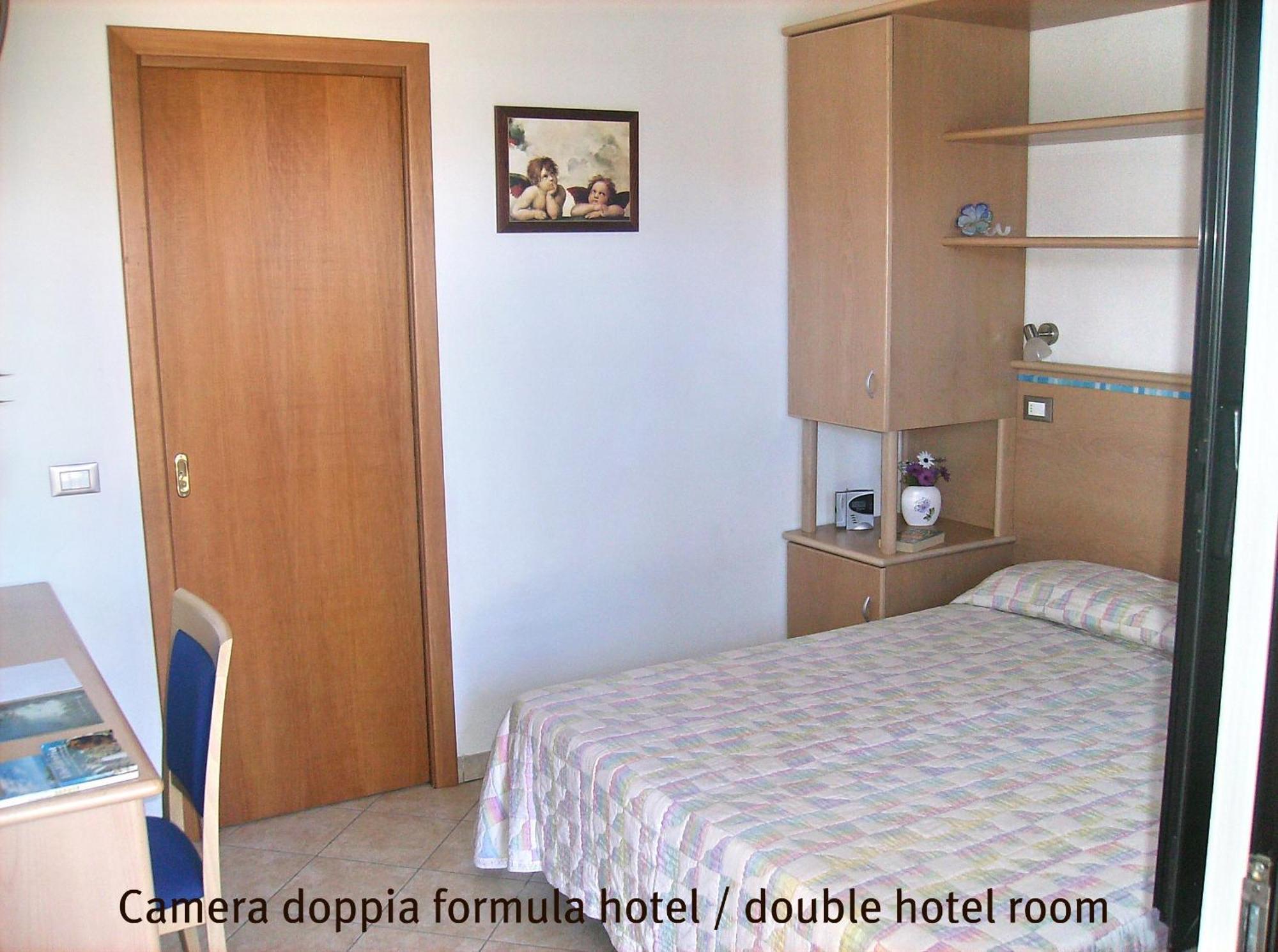 Hotel Residence Riviera Calabra ザンブローネ エクステリア 写真
