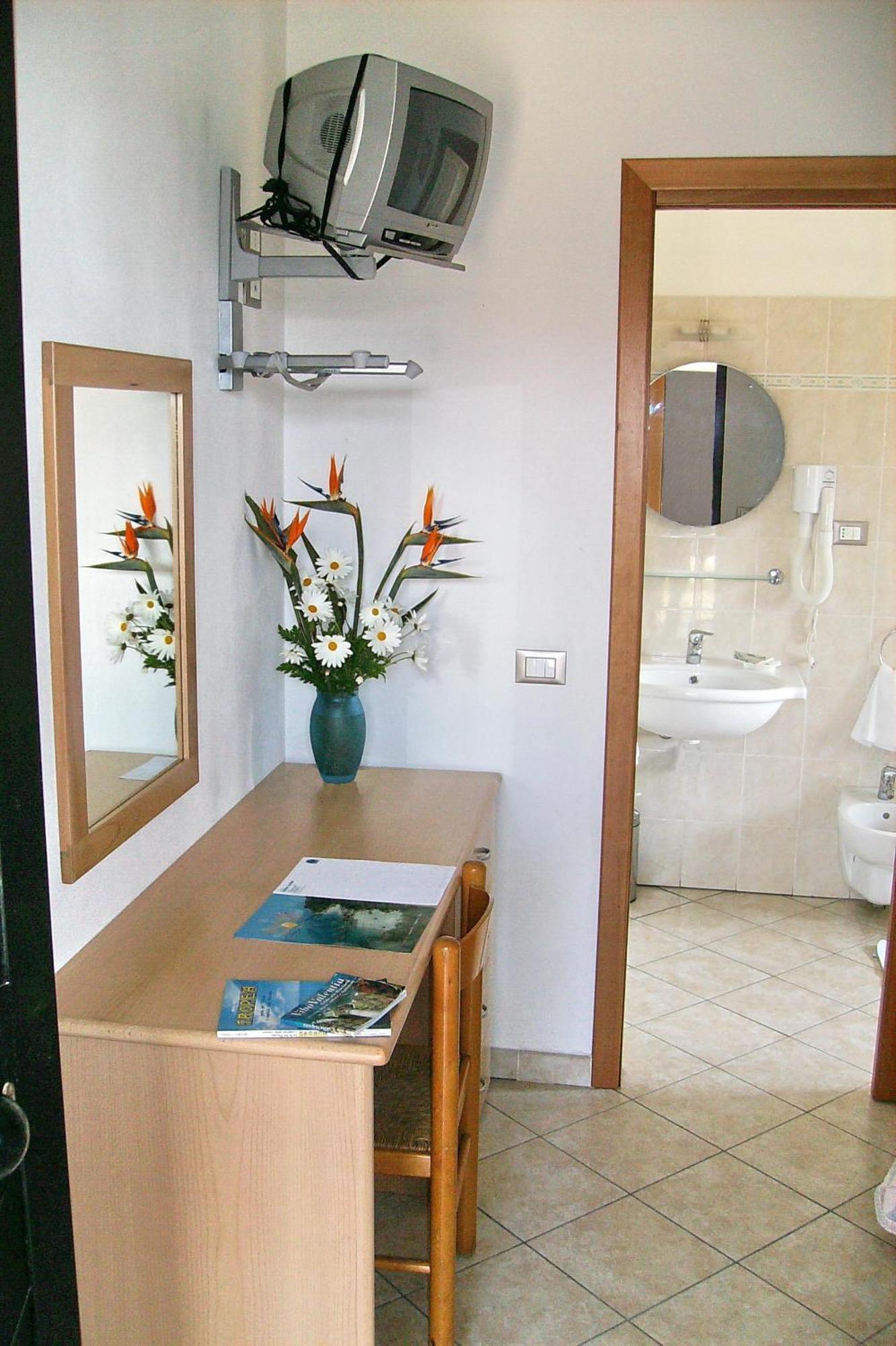 Hotel Residence Riviera Calabra ザンブローネ 部屋 写真